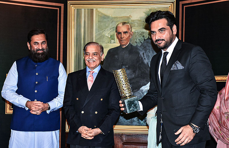 Prime Minister Shahbaz Sharif distributing award among the best performing Actors, Producers and Directors from Pakistan's Film Industry