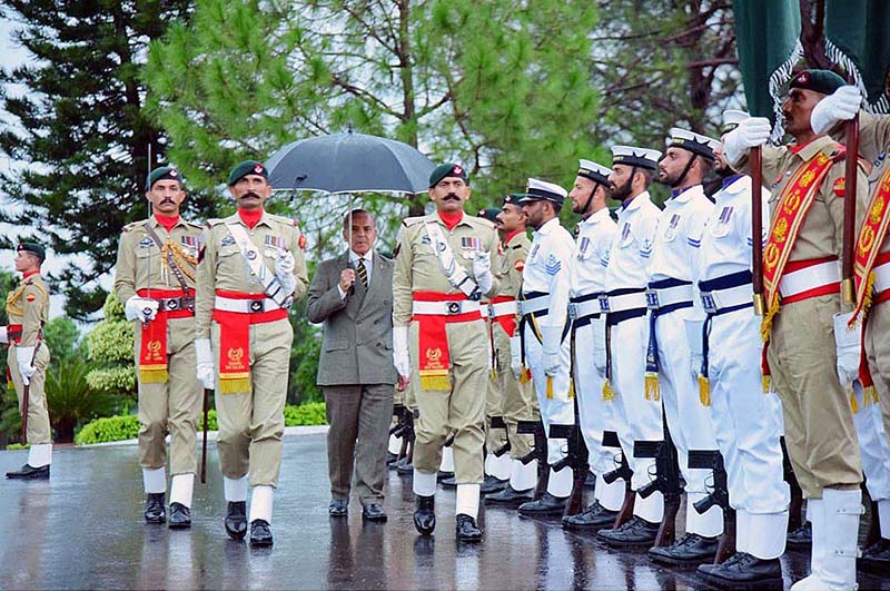 The outgoing Prime Minister Muhammad Shehbaz Sharif being presented Guard of Honor at Prime Minister's House