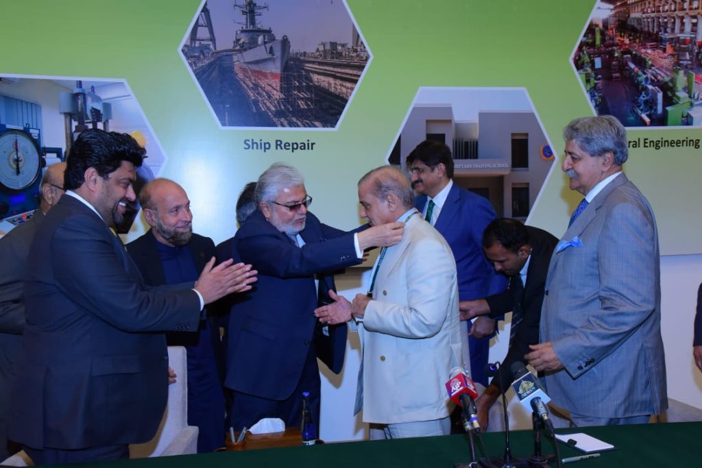 Facilitating business community, resolution of their issues among govt’s priorities: PM