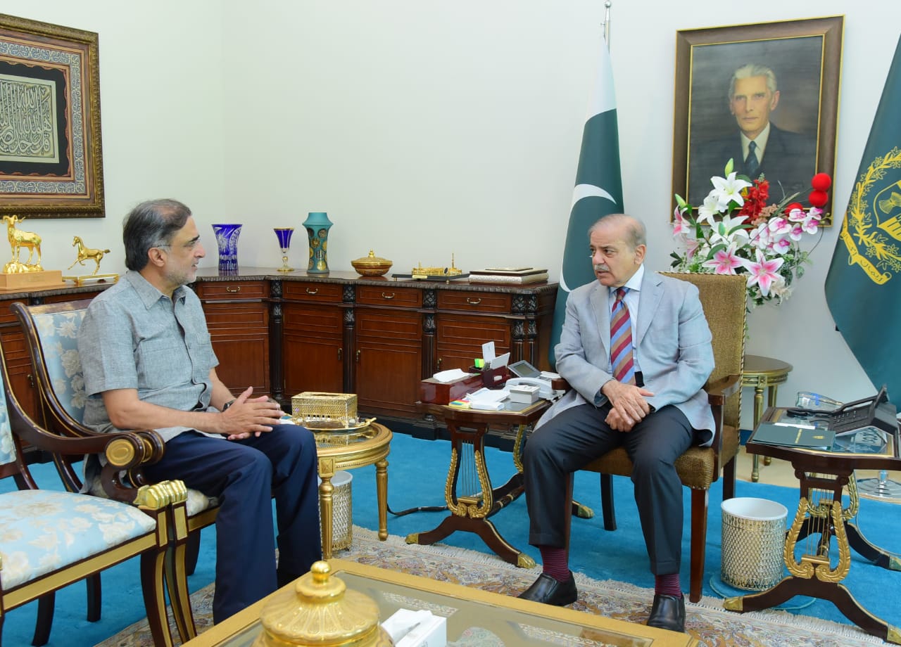 Kaira briefs PM about activities planned for Youm-e-Istehsal-e-Kashmir