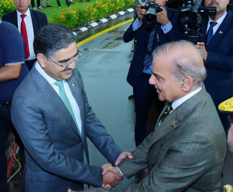 PM Kakar presented guard of honour