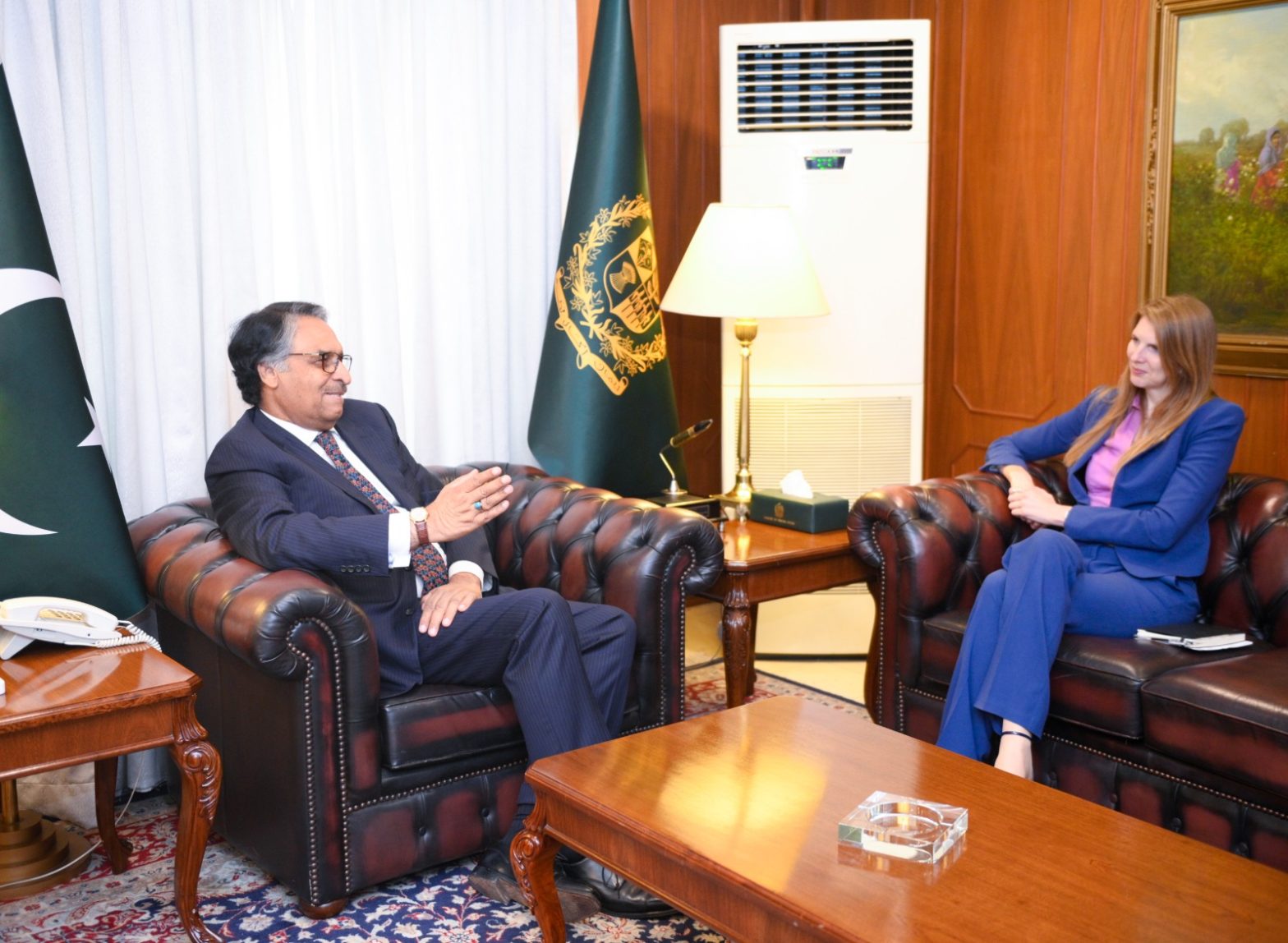 British Envoy calls on Jalil Abbas Jilani