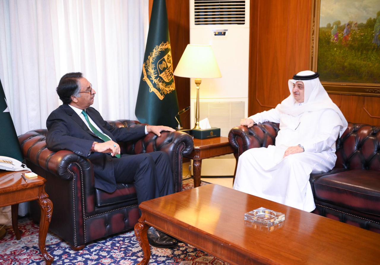 Saudi envoy calls on Jalil Abbas Jilani
