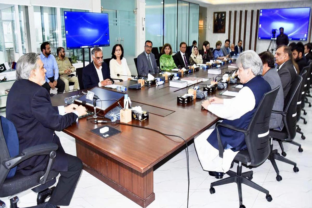 Dar congratulates FBR team for achieving July 2023 revenue target of Rs 539 bln