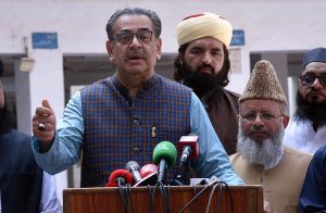 Caretaker Federal Minister for Religious Affairs and Interfaith Harmony, Aneeq Ahmed visiting Jamia Naeemia