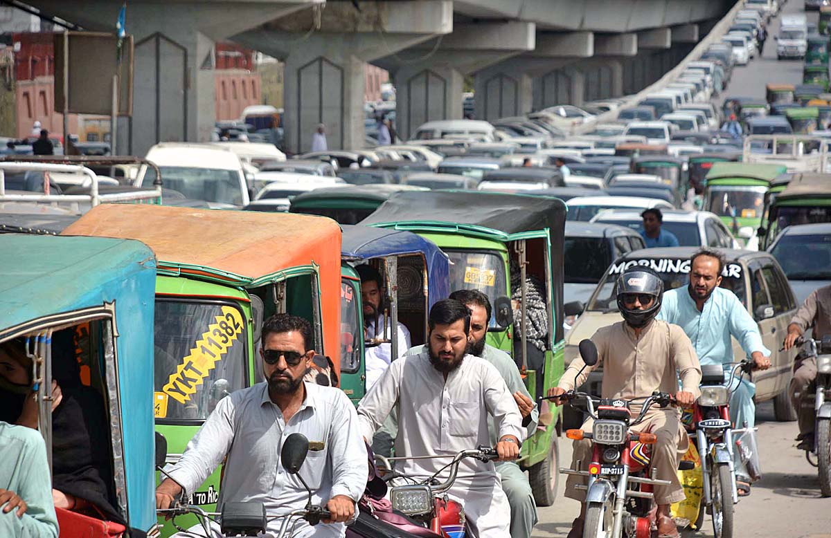 A massive view of traffic jam in front of High Court.