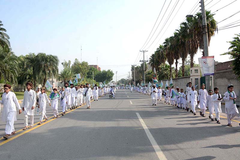 A large number of children participating in rally to celebrate birthday of the Holy Prophet Muhammad (Peace Be Upon Him)