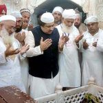 After laying the traditional chaddar on the occasion of 410th annual Urs Mubarak of Hazrat Mujadid Alf Sani (RA), Aizaz Khan,Charge d’ Affaires and the Pakistani zaireen offering special dua for Pakistan’s progress and prosperity at Sirhind Sharif