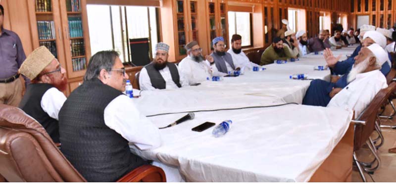 Caretaker Federal Minister for Religious Affairs and Interfaith Harmony Aneeq Ahmed meeting with Mufti Muneeb ur Rehman and Ulamas at Jamia-e-Naimia