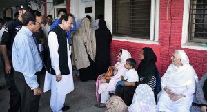  Caretaker Federal Health Minister Dr. Nadeem Jan visit the Poly Clinic Hospital to review the facilities given by the hospital