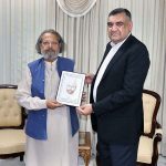 MD National Book Foundation Dr. Raja Mazhar Hameed presented the portraits of leaders of independence movement of Pakistan Chaudhry Rehmat Ali and Qazi Muhammad Isa to Federal Minister Madad Ali Sindh