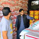 Assistant Commissioner Gilgit Capt (R) Adil Ali along with Price Control Committee visiting markets and checking the quality and rates of daily usage items