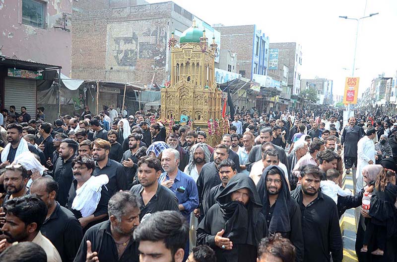 A large number of mourners attending the Chehlum procession to commemorate the martyrdom of Hazrat Imam Hussain (AS), grandson of Holy Prophet (SAWW)