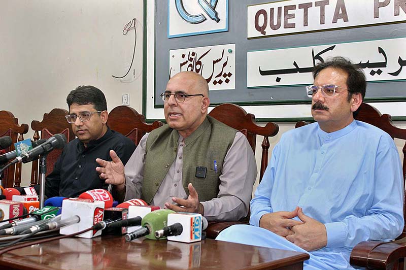 Provincial Minister for Information Jan Achakzai and Minister for Finance Amjad Rasheed addressing a press conference