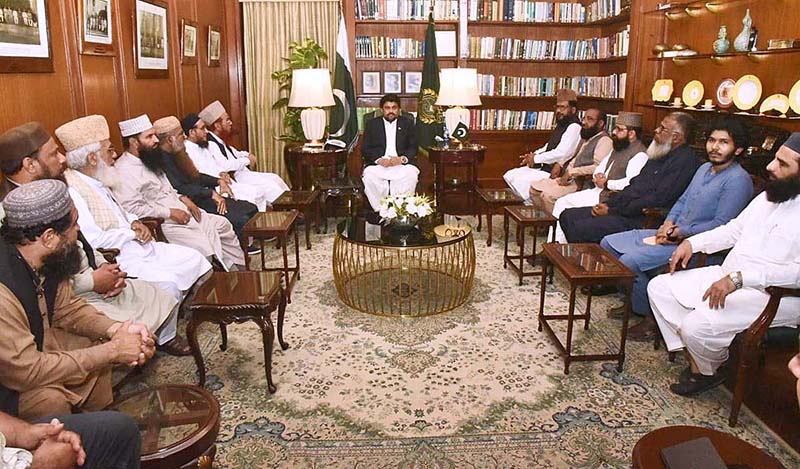 A delegation of Ahl-e-Hadith Scholars and Principles of Madrasas under the Leadership of Allama Dr. Aamir Abdullah calls on Governor Sindh Kamran Khan Tessori at Governor House.