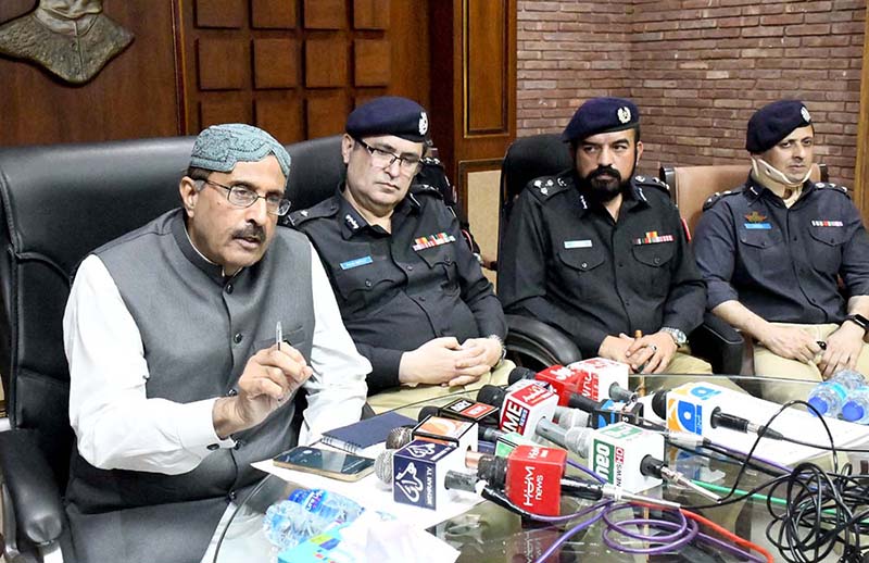 Caretaker Home Minister Sindh Brigadier (Rtd) Haris Nawaz along with IG Sindh Police Rif­fat Mukhtar Raja talks to the media at SSP Office