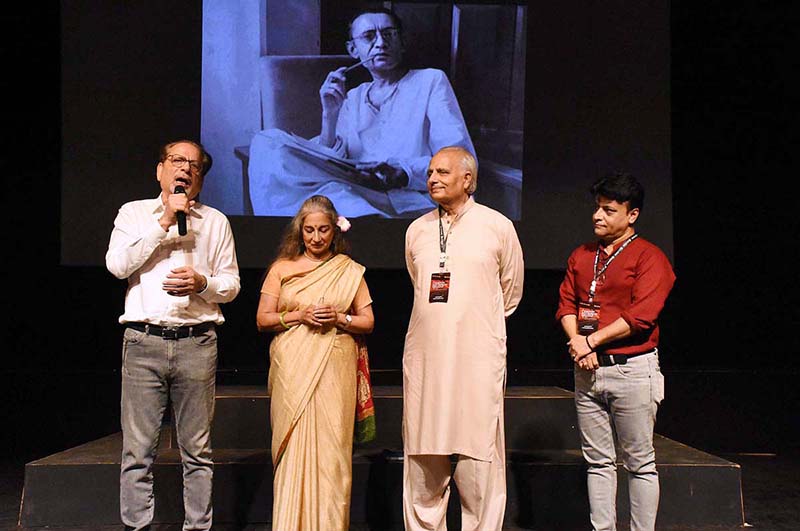 Artisits performing on stage during Drama titled “Kon hai ye gustakh” presenting in urdu language organized by Arts council at Ajoka Theatre