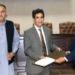 Executive Director General, Information Service Academy (ISA), Dr. Tariq Mahmood Khan distributing certificates among the participants of 37th MCMC Domain Specific Training
