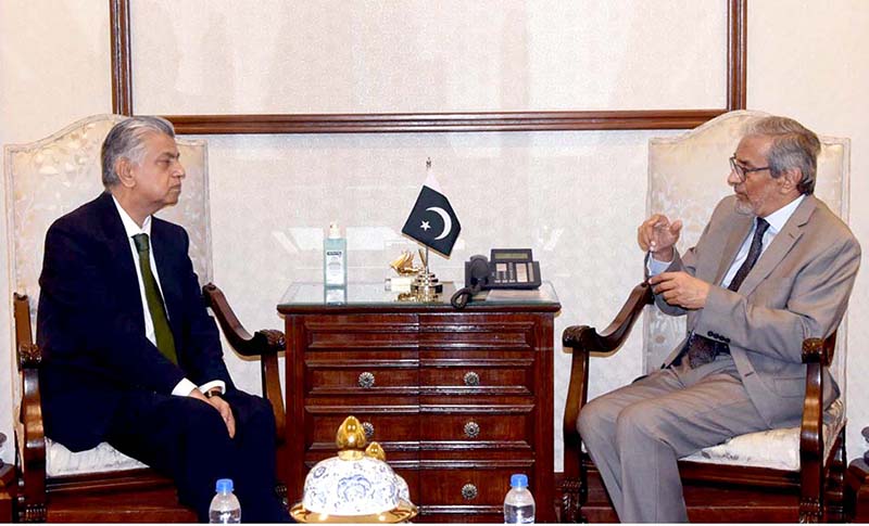 Caretaker Federal Minister for Information & Broadcasting Murtaza Solangi meeting with Caretaker Chief Minister Sindh Justice (Rtd.) Maqbool Baqar at CM House