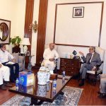 Sindh Caretaker Chief Minister Justice (Retd) Maqbool Baqar meets with a Jamaat Islami delegation Led by its Ameer of Karachi Hafiz Naeem-ur-Rehman at CM House