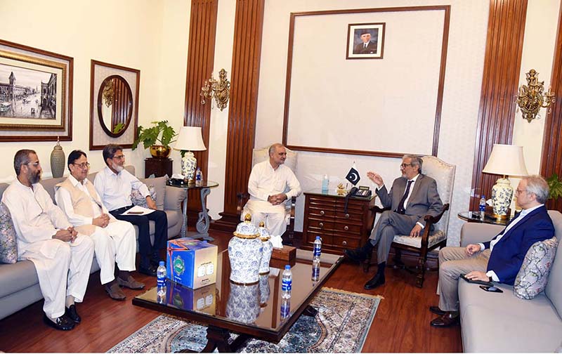 Sindh Caretaker Chief Minister Justice (Retd) Maqbool Baqar meets with a Jamaat Islami delegation Led by its Ameer of Karachi Hafiz Naeem-ur-Rehman at CM House