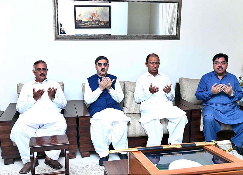 Caretaker Prime Minister Anwaar-ul-Haq Kakar visits Cdr. (R) Abid Hussain Khan and offers Duaa for his martyred son Lt.Cdr. Hamza Abid,