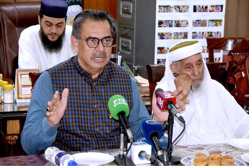 Caretaker Federal Minister for Religious Affairs and Interfaith Harmony Aneeq Ahmed is being briefed during his visit to new Hajji Camp