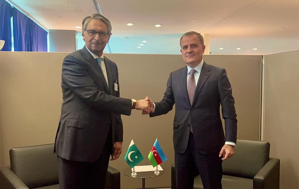 Pakistan, Azerbaijan FMs discuss Islamophobia, climate change challenges