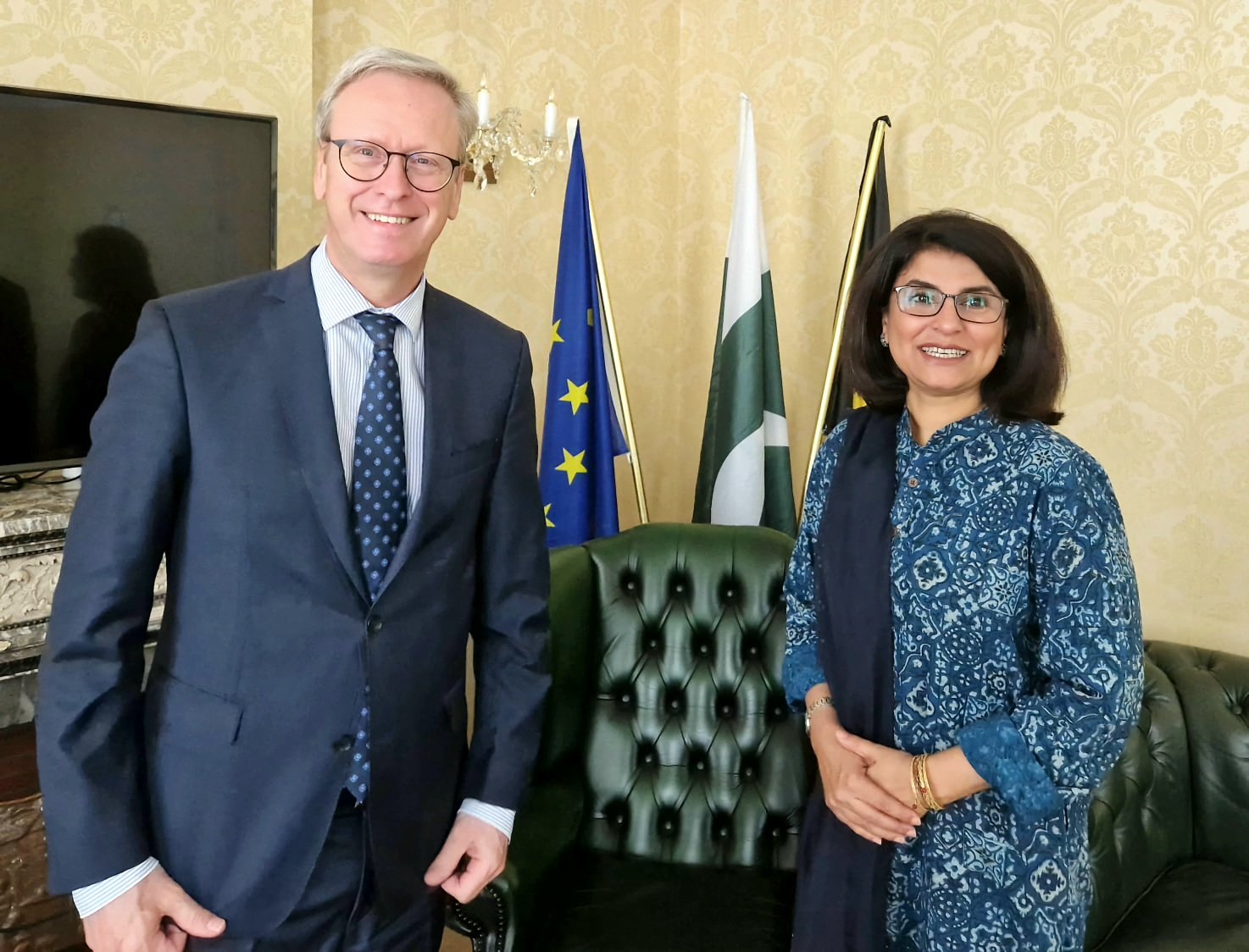 Belgian ambassador meets Pakistani counterpart in Brussels