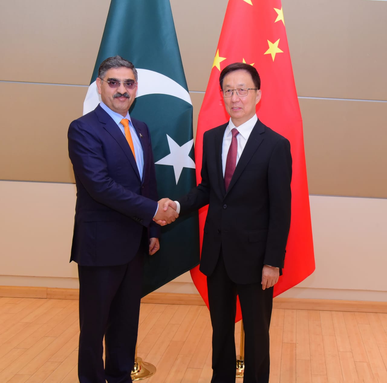 Pakistan, China resolve to work together to realise CPEC's shared objectives