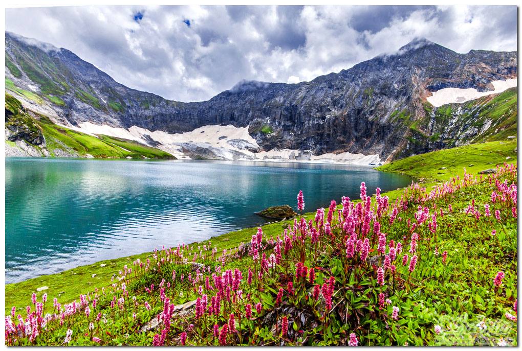 Ratti Gali Lake