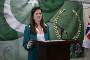 Pakistan High Commissioner, London pays tribute to nation's martyrs