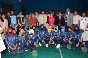  A group photo of badminton players with Special Assistant to the Prime Minister (SAPM) Mushaal Hussein Mullick after a seminar on "Harmony Unbound Fostering Peace for Marginalized Communities and Minorities" at Government College University Faisalabad (GCUF). 