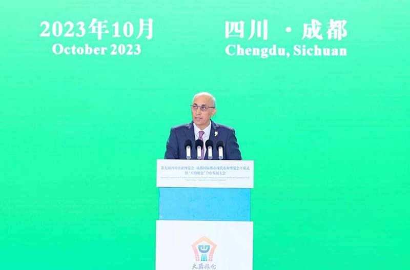 Ambassador Moin ul Haque speaking at the Sichuan Agriculture Expo in Chengdu, China after inaugurating Pakistan National Pavilion