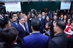 Caretaker Prime Minister Anwaar-ul-Haq Kakar interacts with the students of Xinjiang University