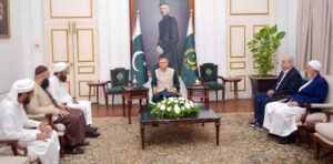 President Dr Arif Alvi meeting with delegation of Saylani Welfare Trust headed by Maulana Bashir Farooq