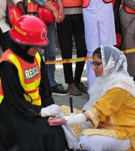 District Emergency Officer Rescue 1122 Mazhar Shah and Director Public Relation Sargodha awarding prizes among winner during Inter Union Council Community Emergency Competition organized by Rescue 1122 Sargodha held in Rescue Main Office at University Road