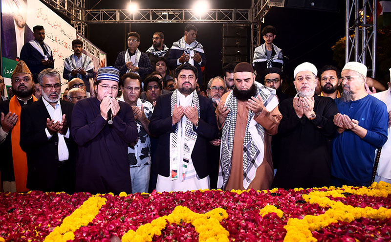 Sindh Governor Kamran Tessori and others offering dua in memory of Palestinians martyred in Israeli attacks at Governor House