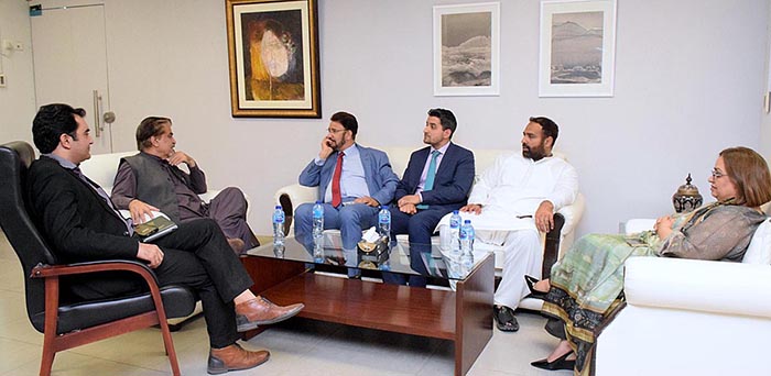 British MP Afzal Khan called on Federal Minister for National Heritage and Culture Jamal Shah. Federal Secretary Humaira Ahmed and Adviser & Culture Expert Muhammad Kashif Irshad were also present in the meeting.