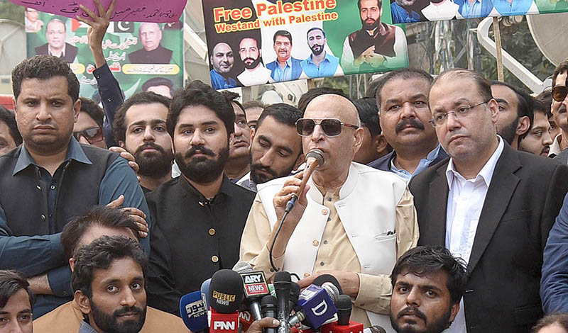 Leaders of Muslim League Q, Chaudhry Sarwar and Chaudhry Shafa Hussain, are addressing to the participants of the rally which is organized to express solidarity with the Palestinians in front of the Press Club