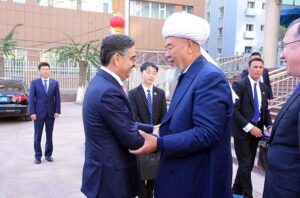 Caretaker Prime Minister Anwaar-ul-Haq Kakar meets Mr. Abdureqip Tumulniyaz, Imam of Hangyang Mosque and Dean of Xinjiang Islamic Institute.