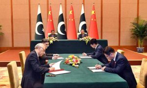 Caretaker Prime Minister Anwaar-ul-Haq Kakar and Chinese Premier Li Qiang witnessing the signing of MoUs between China and Pakistan to enhance cooperation in diverse fields. 