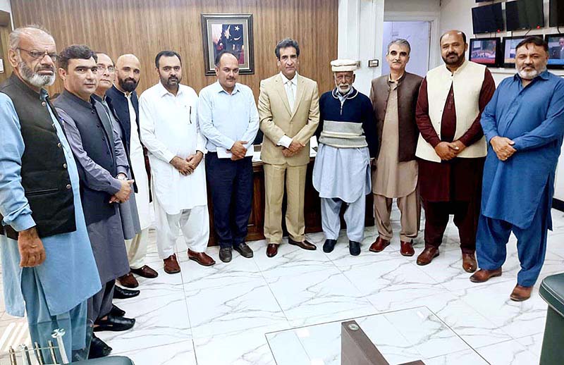 EDG/PIO Dr. Tariq Mahmood Khan in a Group Photo with a delegation of Regional Media Association at PID Headquarters