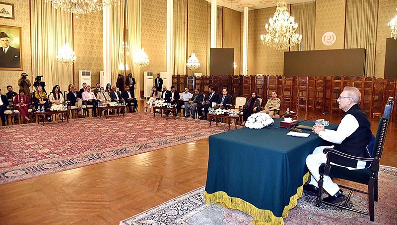 President Dr Arif Alvi speaking to journalists during an interactive session on Breast Cancer, at Aiwan-e-Sadr