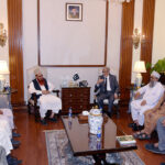 Caretaker Sindh Chief Minister Justice Maqbool Baqar meets with a delegation of Jamat Ahl-e-Hadees led by its Ameer Mufti Mohammad Yousif Kasori at CM House