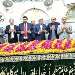 Caretaker Prime Minister Anwaar-ul-Haq Kakar offers dua at the shrine of Sufi Saint Hazrat Ali Hajveri
