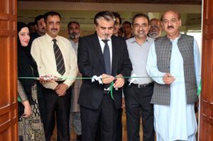 Interim Federal Minister of National Heritage & Culture Jamal Shah taking round of a week -long Wildlife Art Exhibition, depicting the living jewels of Pakistan at PNCA
