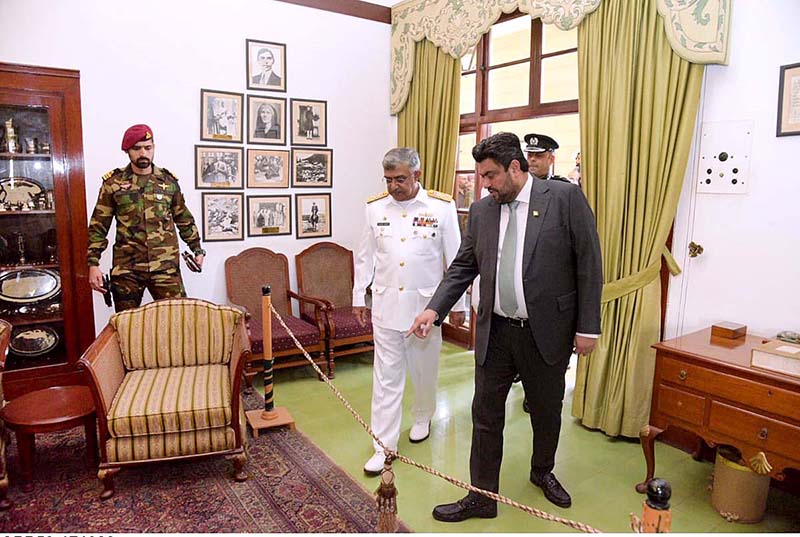 Governor Sindh Kamran Khan Tessori briefing the new Chief of Naval Staff Admiral Naveed Ashraf in the Governor House about historical items used by the Fathers of the Nation