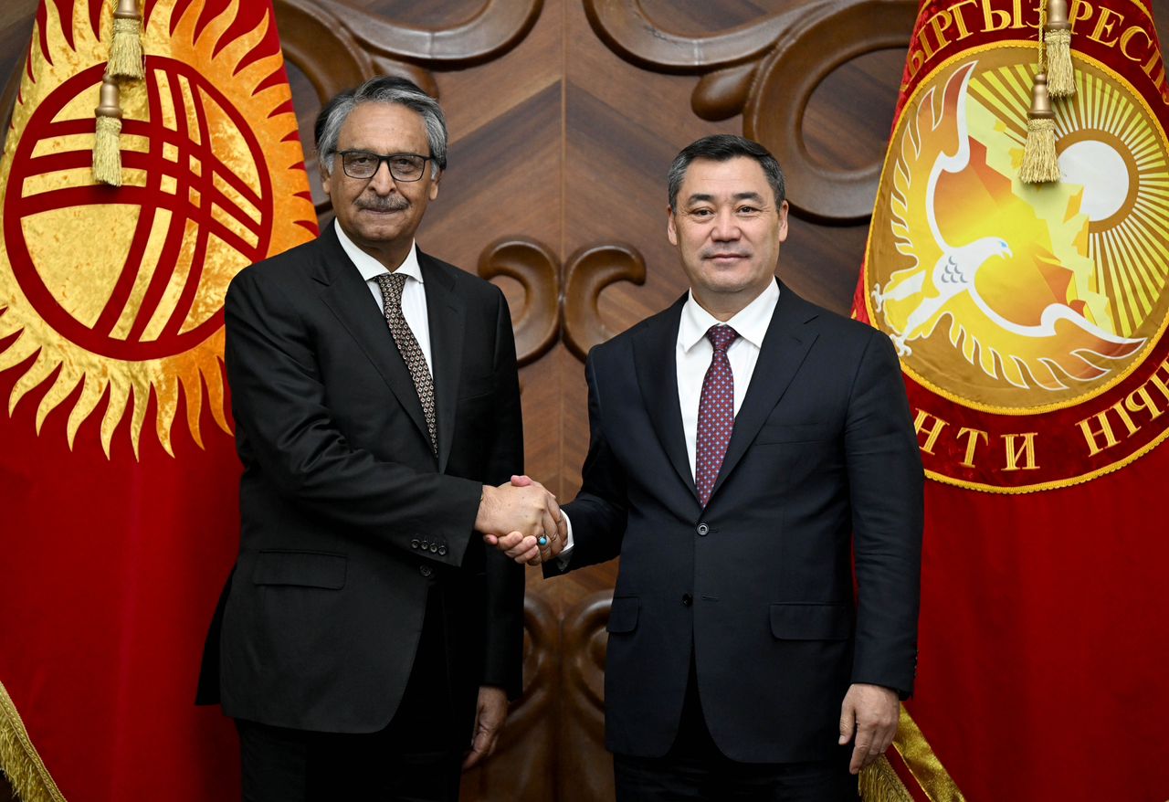 FM Jilani, Kyrgyz president discuss strengthening multiple bilateral ties