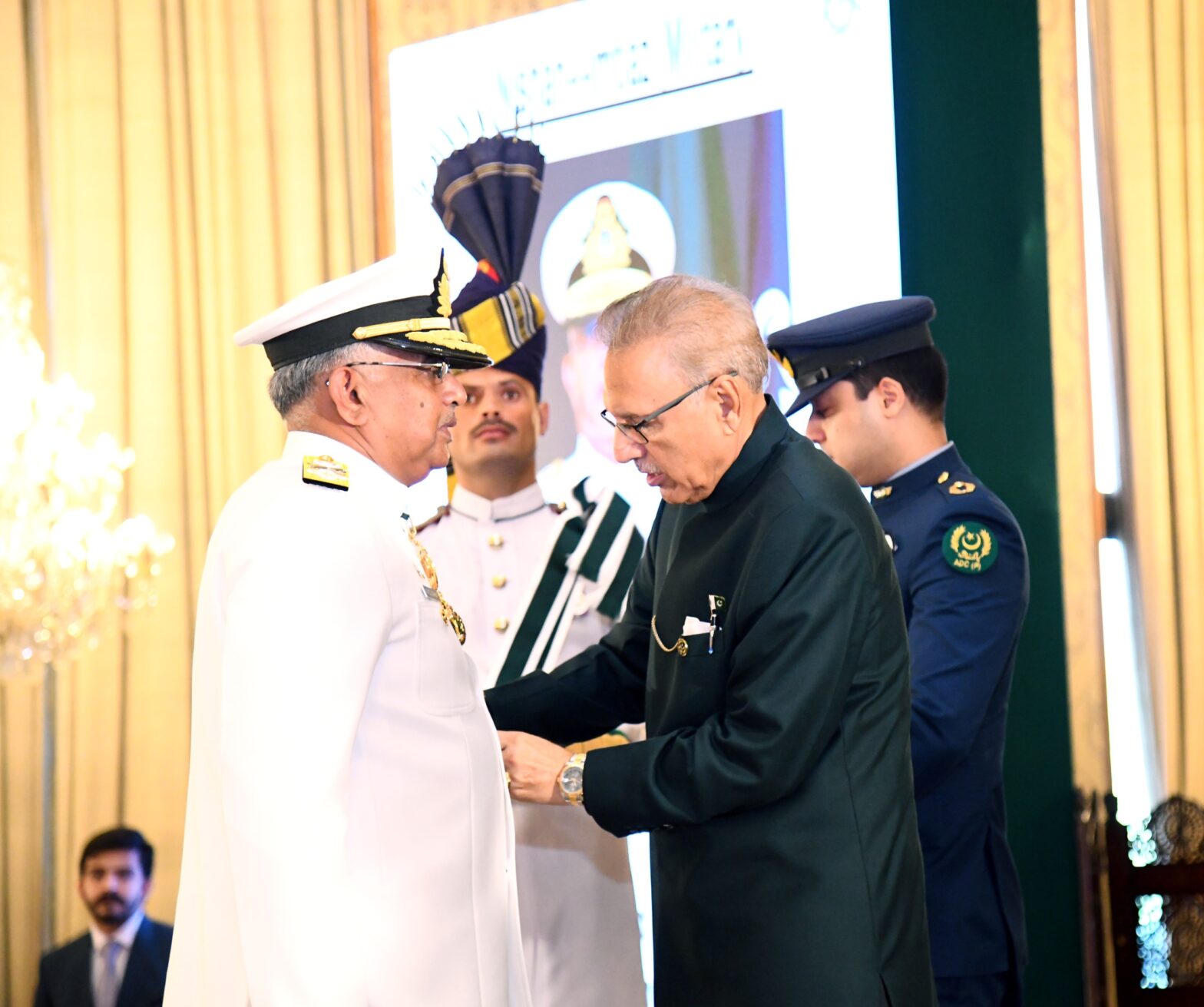 President confers Nishan-e-Imtiaz (M) upon Naval Chief